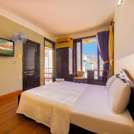 Ponys Hotel Nha Trang Exterior foto
