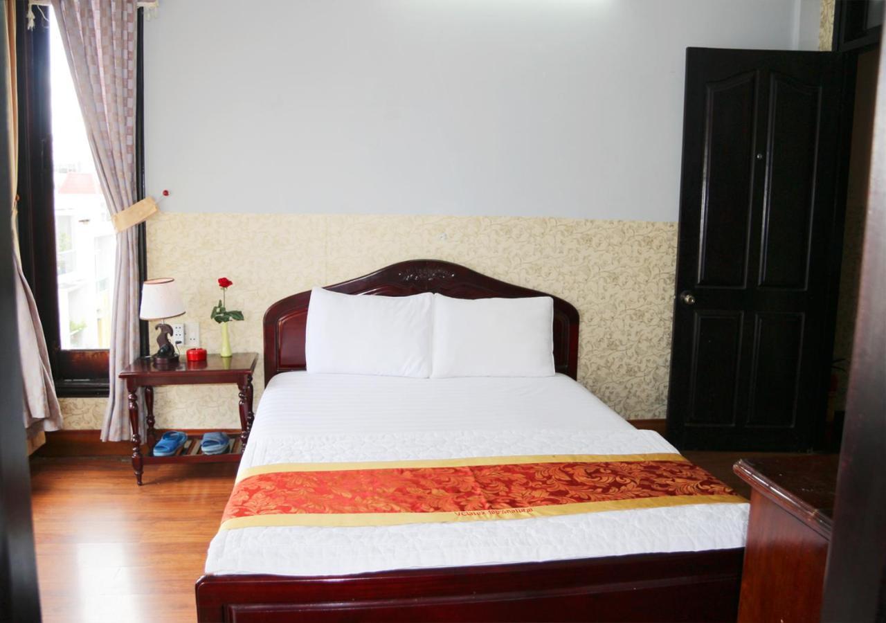 Ponys Hotel Nha Trang Exterior foto