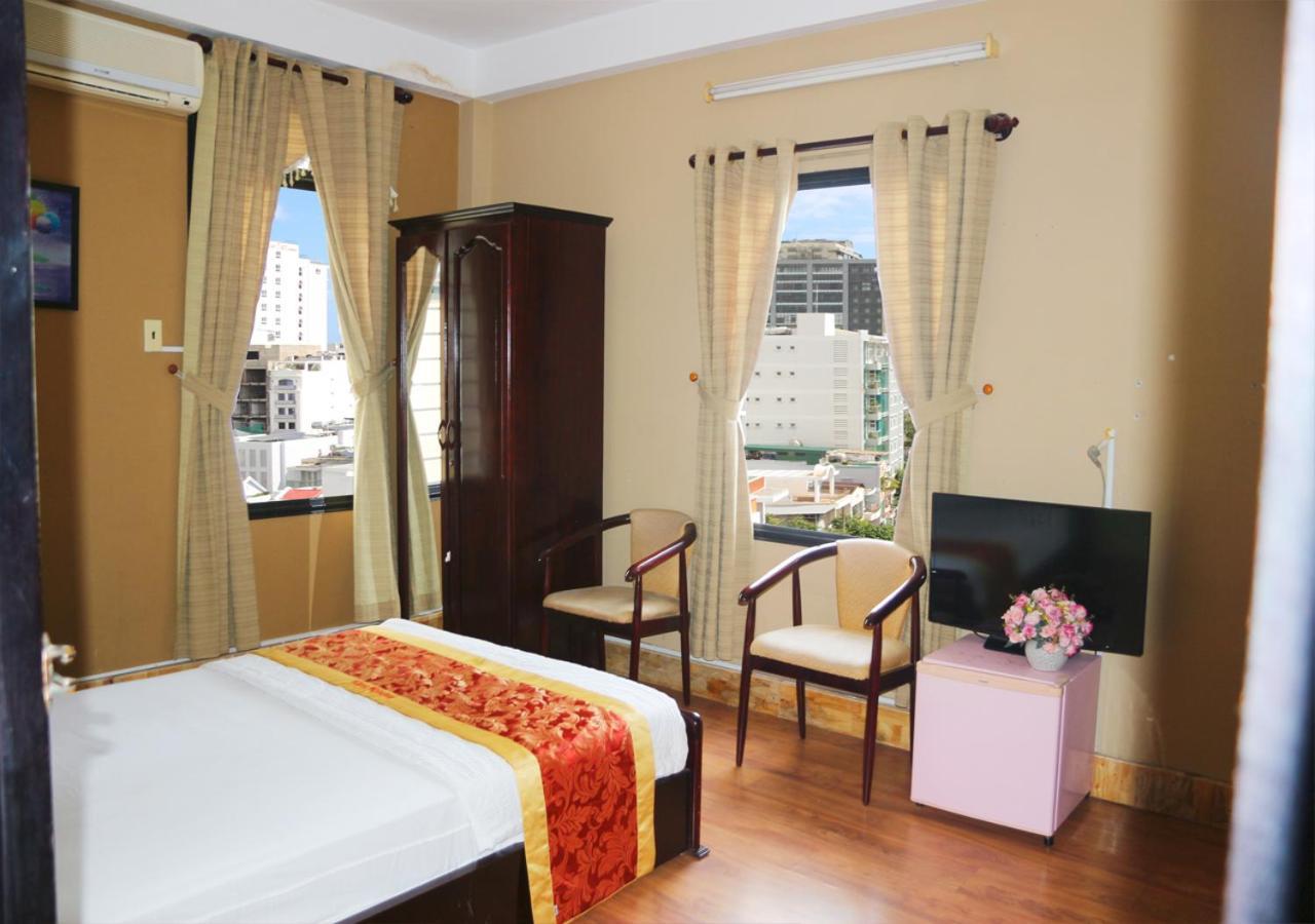 Ponys Hotel Nha Trang Exterior foto