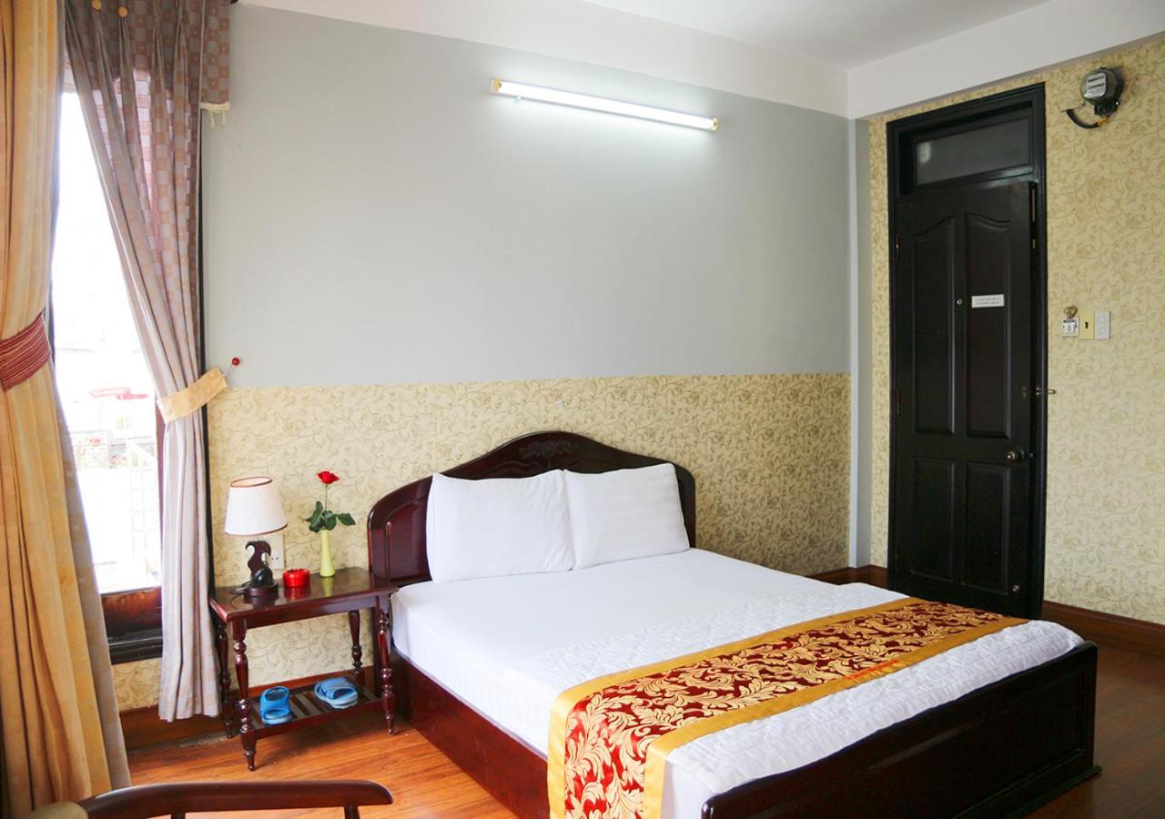 Ponys Hotel Nha Trang Exterior foto