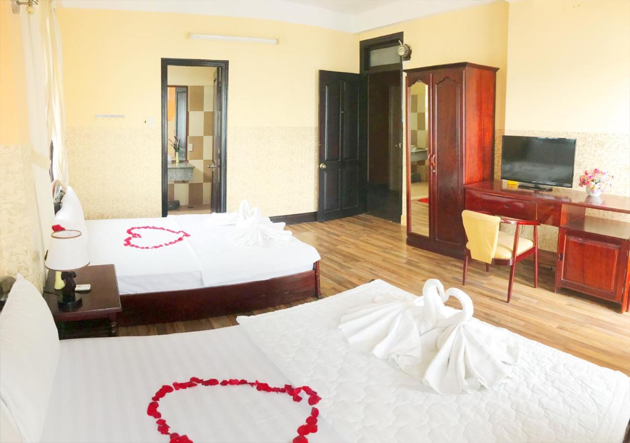 Ponys Hotel Nha Trang Exterior foto