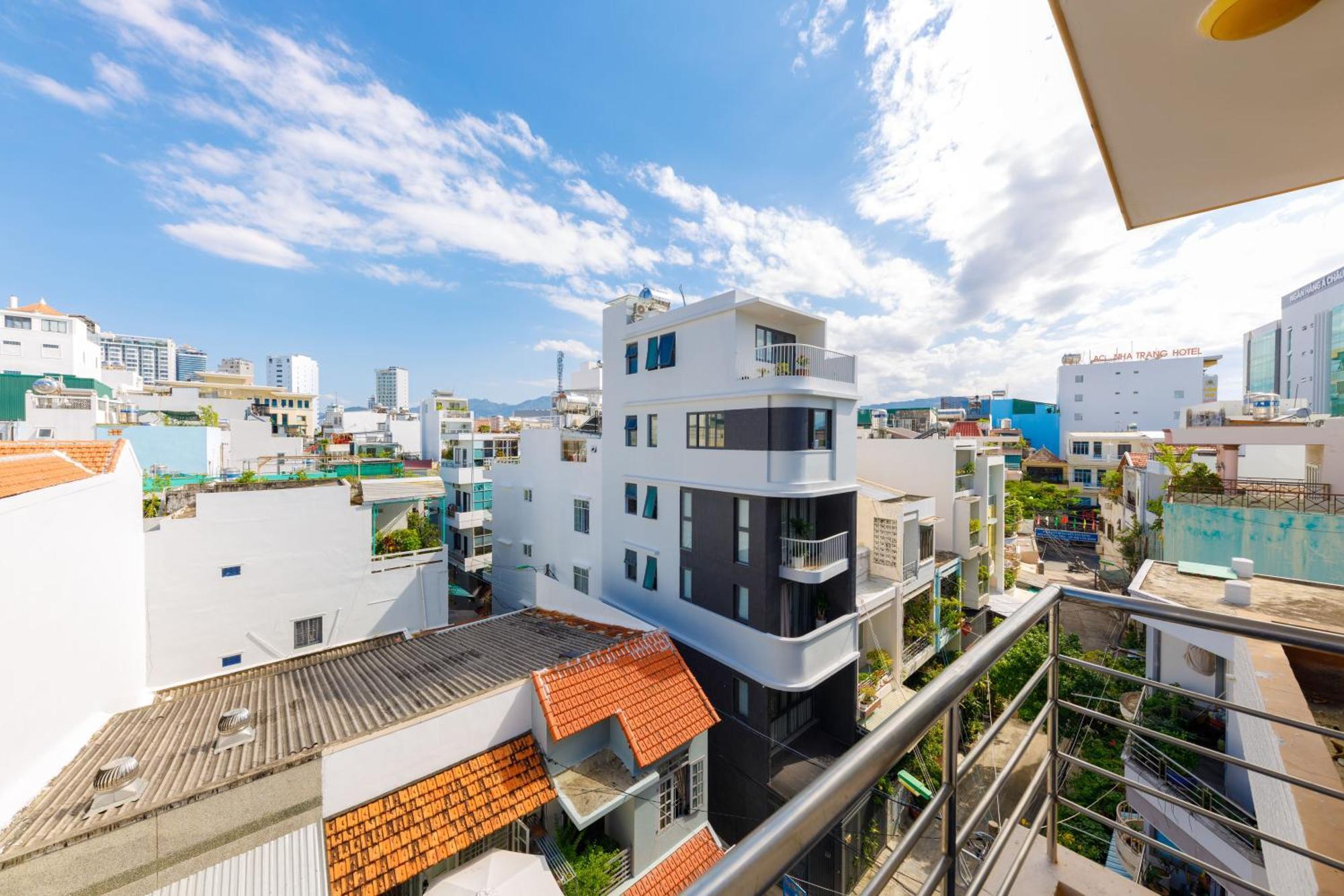 Ponys Hotel Nha Trang Exterior foto