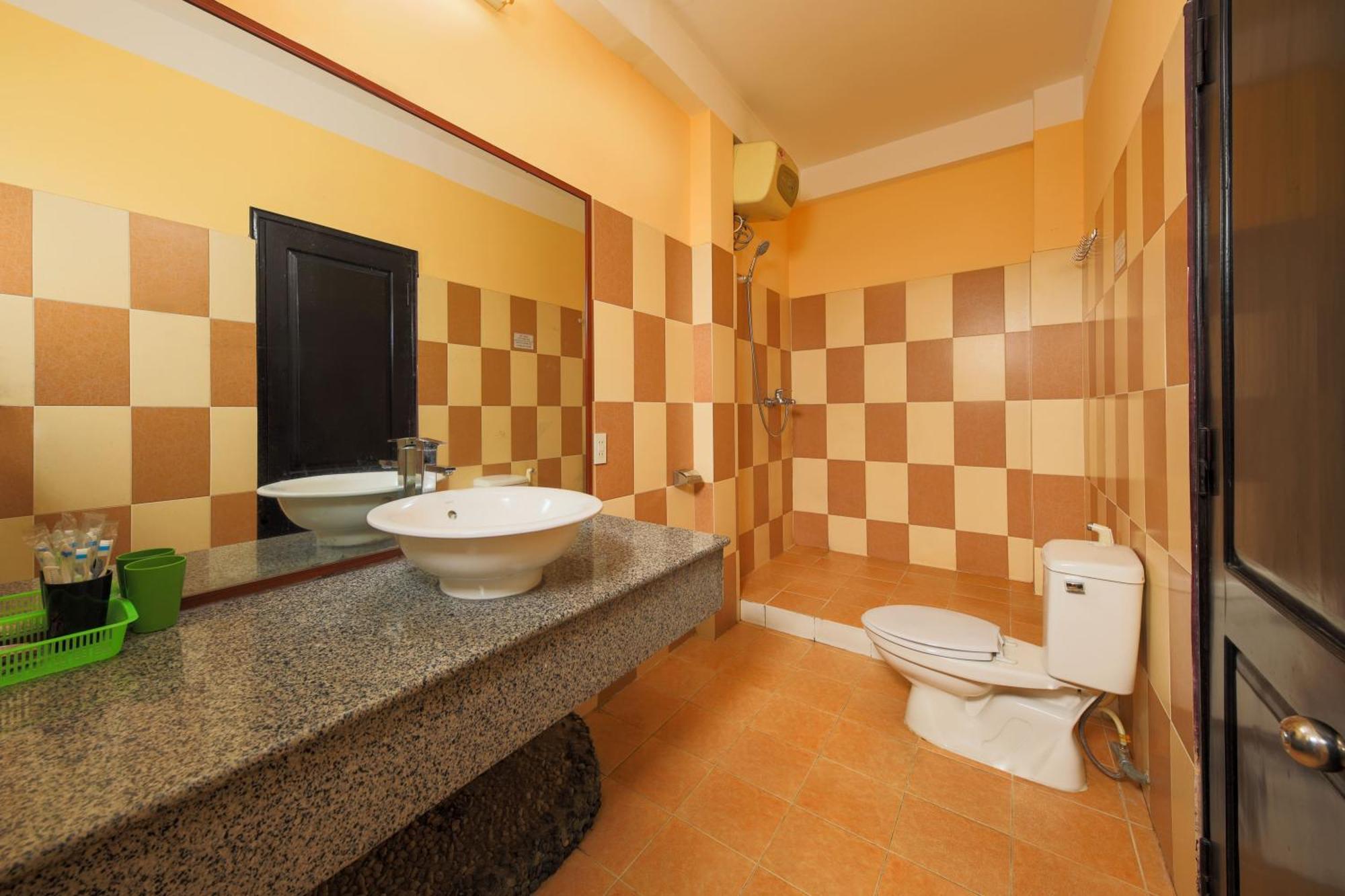 Ponys Hotel Nha Trang Exterior foto