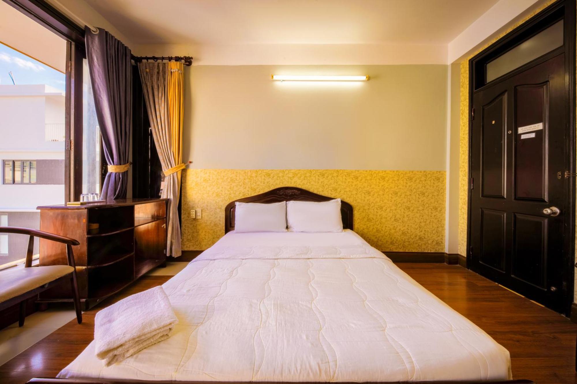 Ponys Hotel Nha Trang Exterior foto