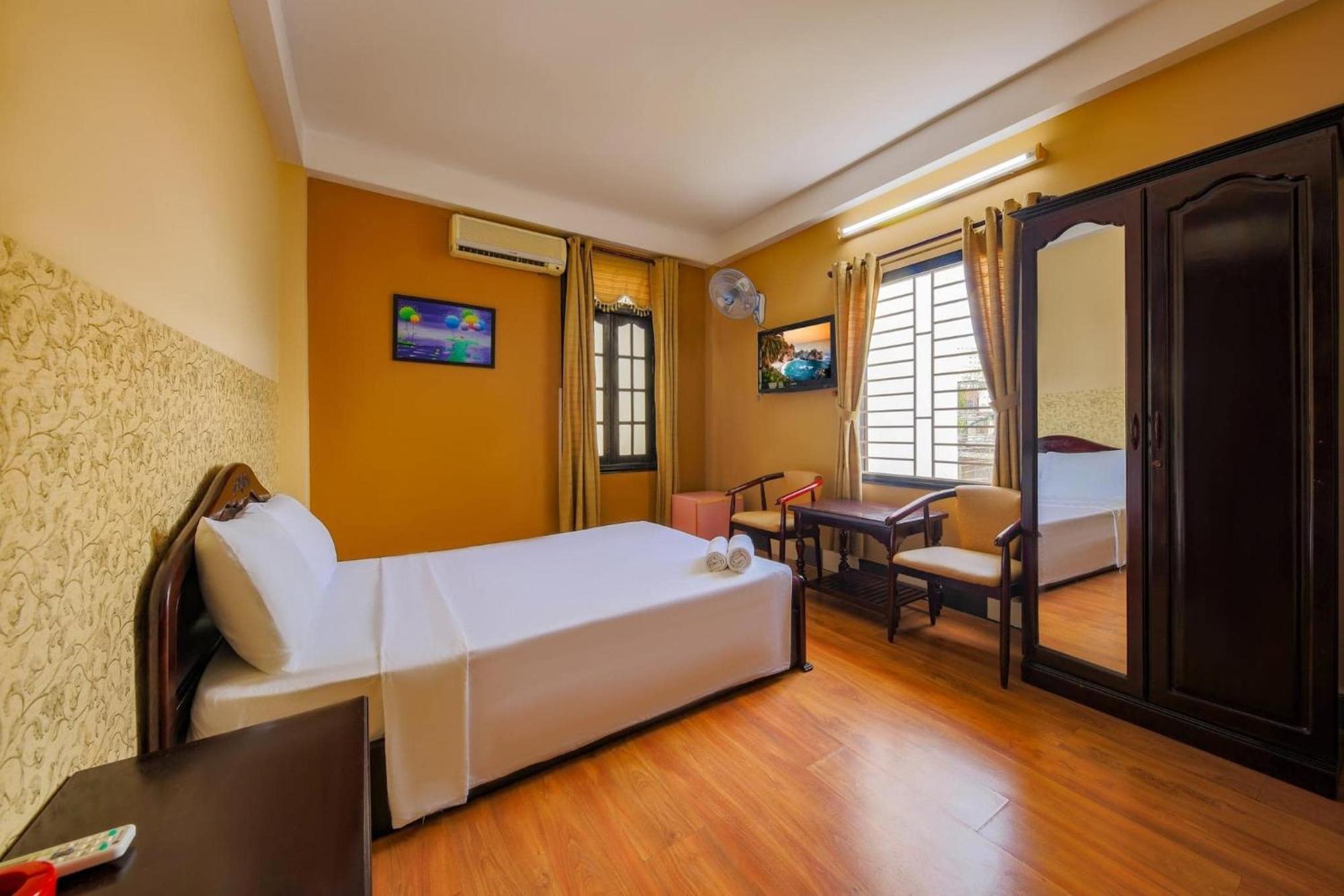 Ponys Hotel Nha Trang Exterior foto