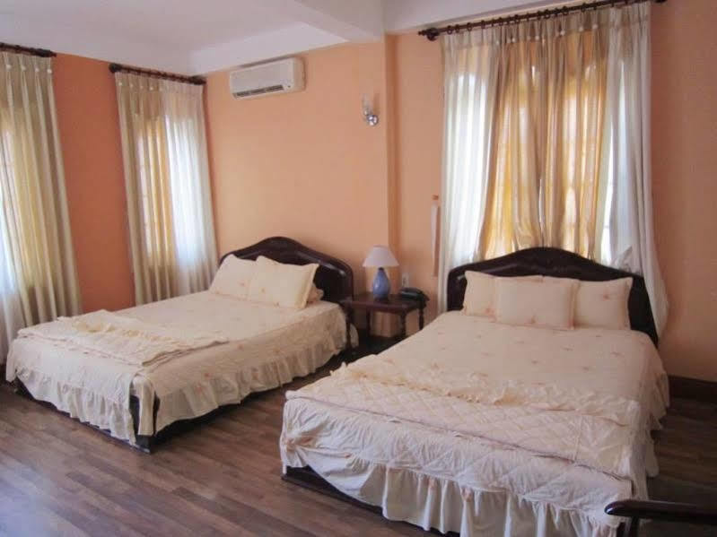 Ponys Hotel Nha Trang Exterior foto